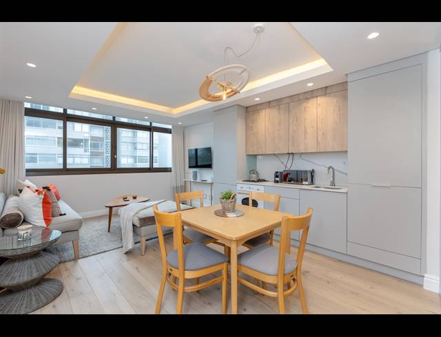1 BEDROOM APARTMENT SOLD IN MOUILLE POINT